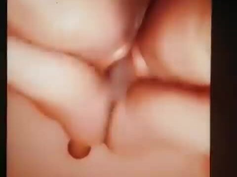 شرموطة اخر هيجان تاخدو فى طيزها على الواقف و توحوح باحلى اهات و كلام شرمطه و تقولن نيك نيك القحبة لحد ما ينطر لبنه بره