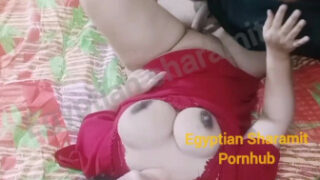 سكس مصري – مصري يغتصب حببته في السرير اجمل احساس صوت واضح