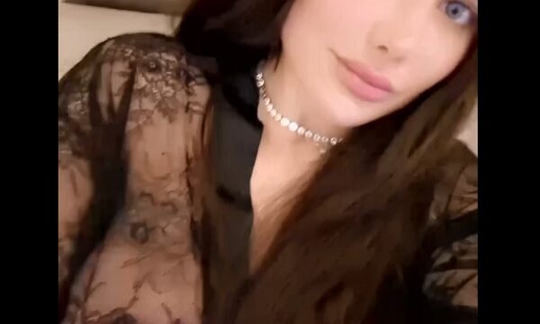 انجي خوري حلمات بزازها واضحة بقميص شفاف