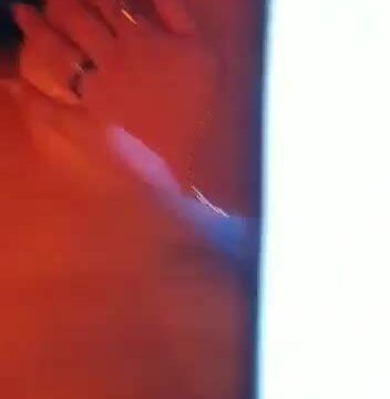 واد عنتيل معاه حته مربربه جامده اوى مركبها الزبر مخليها عماله تتنطط عليه وترجع تنيك كسها بالصناعى