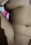 سهره نيك اسطوريه لشرموطه مصريه مع زبون ويقولها يا نجسه يا متناكه مين اللى فشخ كسك كده ويحط صباع رجله فى كسها