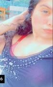 فتاة مصرية، شابة قرنية ذات جسم حليبي تأكل. تظهر لحبيبها أكثر من 30 صورة لها وهي ترتدي قميص النوم وتقف أمام المرآة ويجب مشاهدتها