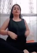 لبوة ممحونة طالعة كلها بوشها و هاتك يا شرمطة و هيجان نازلة فكسها لعب جامد فشخته بقوة لبوة / الجزء الثاني