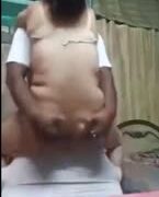 مره فلاحه شكلها شاربه حاجه مش دريانه بنفسها تتناك من فحل اسمر صاحب جوزها دخل عليها اوضتها و حط الموبايل يصور لها فيديو