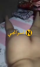 راجل زانق عشيقتو علي السرير وعمال يفشخ كثها نيك رومانسي يجنن