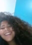 فيديو متسرب من موبايل بنت مصرية كيرفي شعرها كيرلى بتاخد سيلفى بنفسها وهي بتتناك علي السرير الواد راكبها خلفي و هي مش قادرة